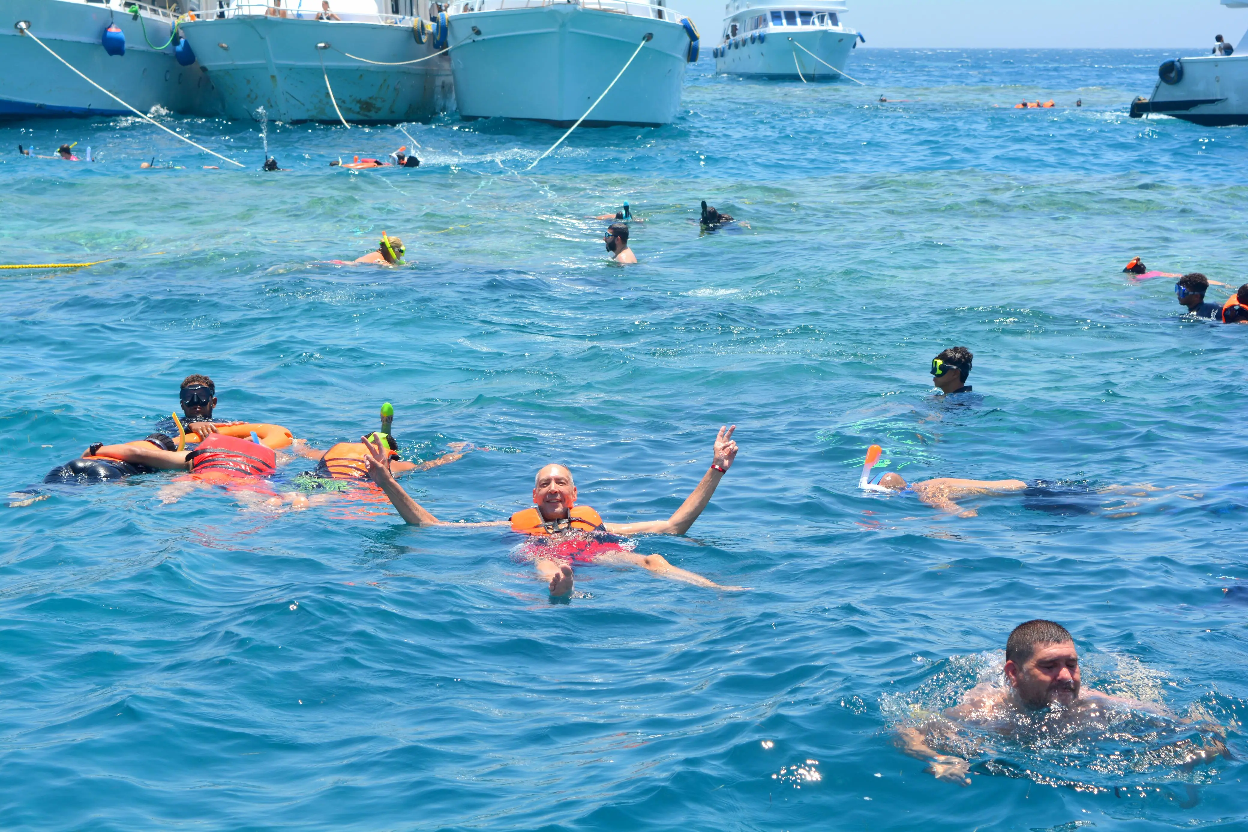 Snorkelen in de kristalheldere Rode Zee tijdens de White Island excursie